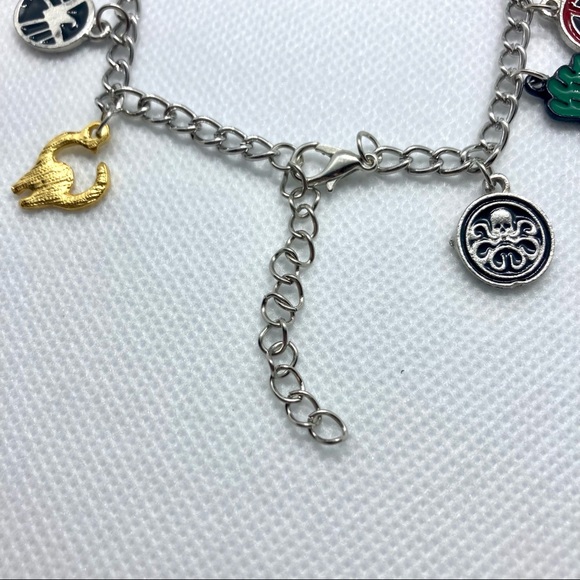 Marvel Avengers Charm Bracelet - Picture 8 of 11